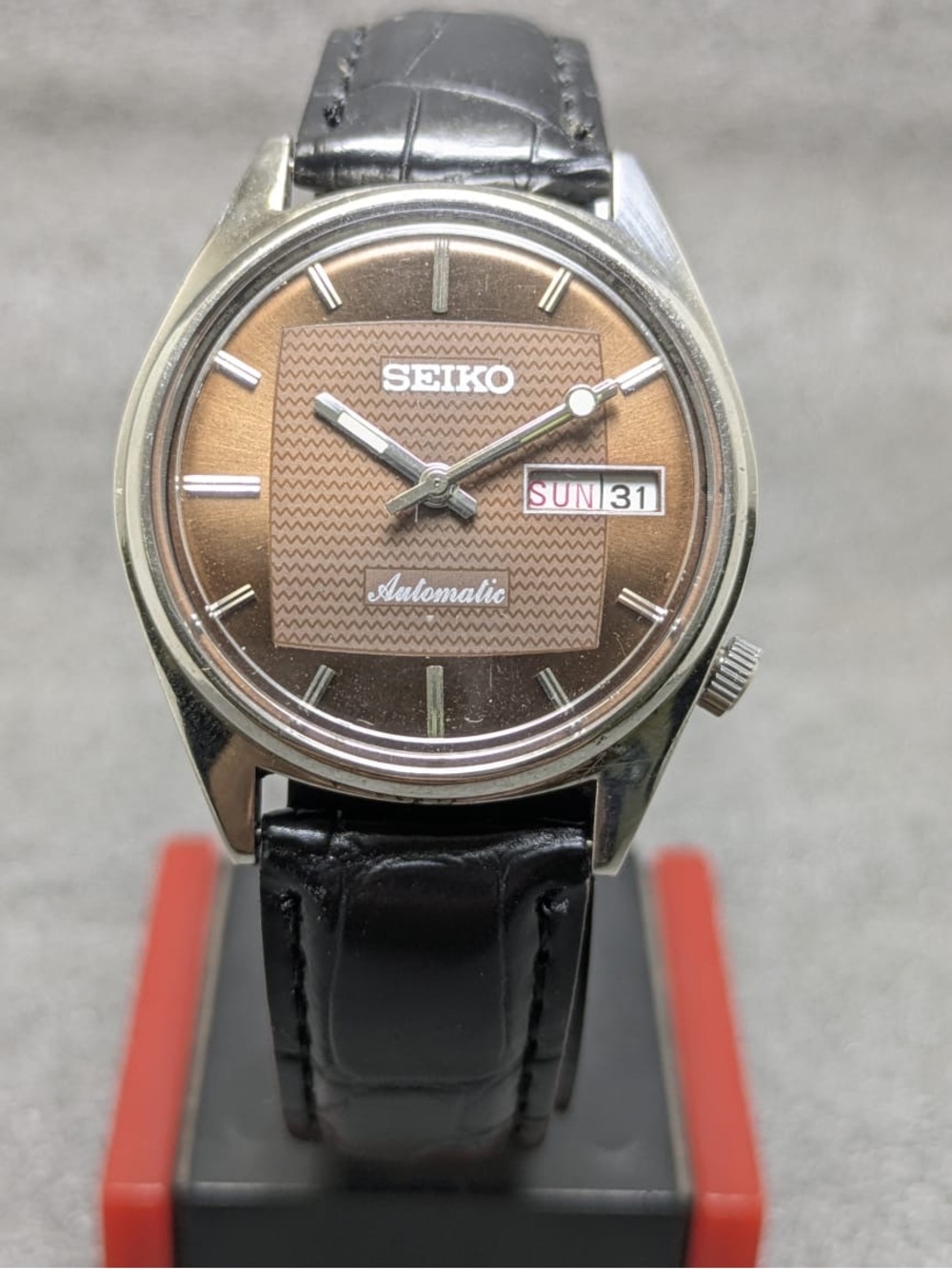 Seiko 6309-8120 Vintage Automatic – Tuxedo Style Brown Chevron Dial